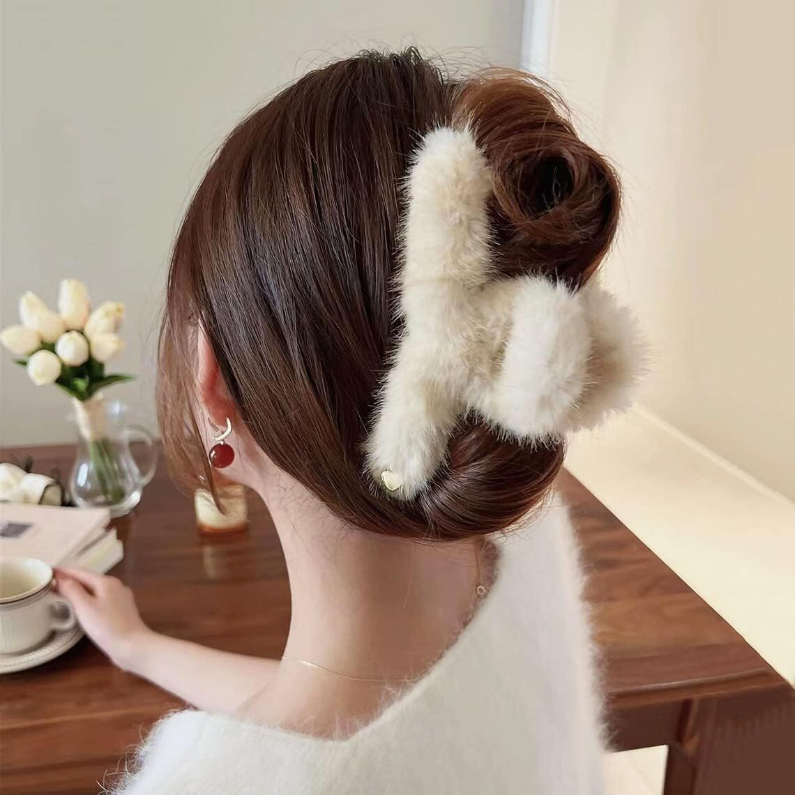 Velura Plush Claw Clip